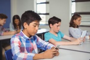 7 Cara Kreatif Menggunakan Smartphone untuk Tugas Sekolah